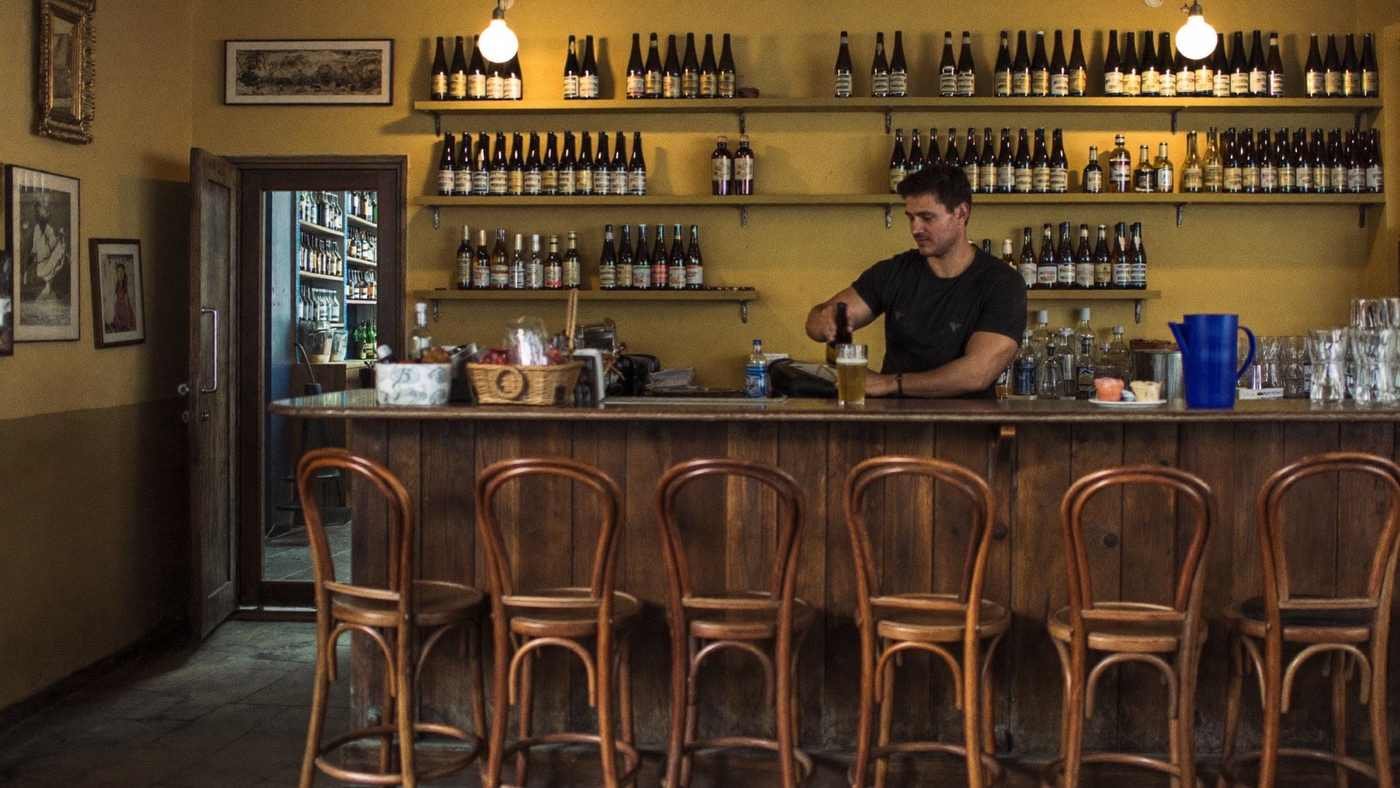 Balcão de botequim tradicional na Lapa, Rio de Janeiro