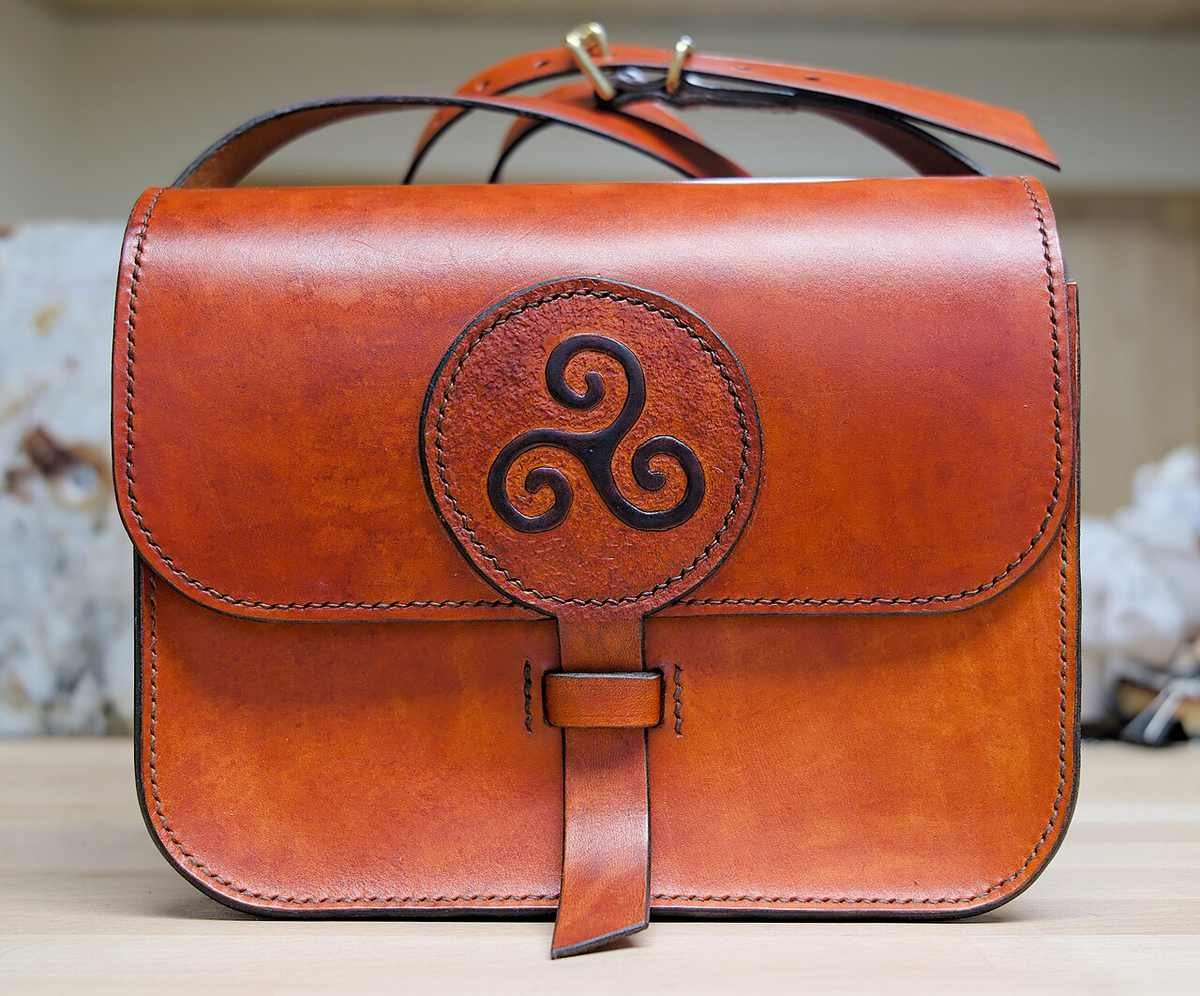 Bolsa de couro artesanal