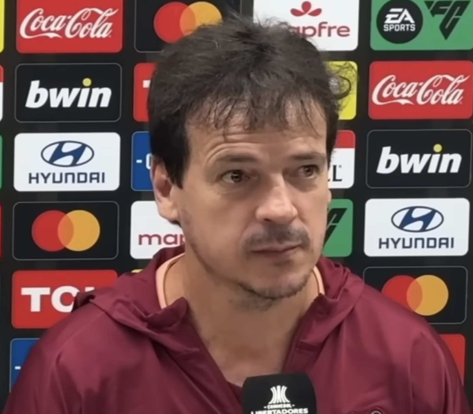 Fernando Diniz, técnico do Corinthians, em entrevista coletiva