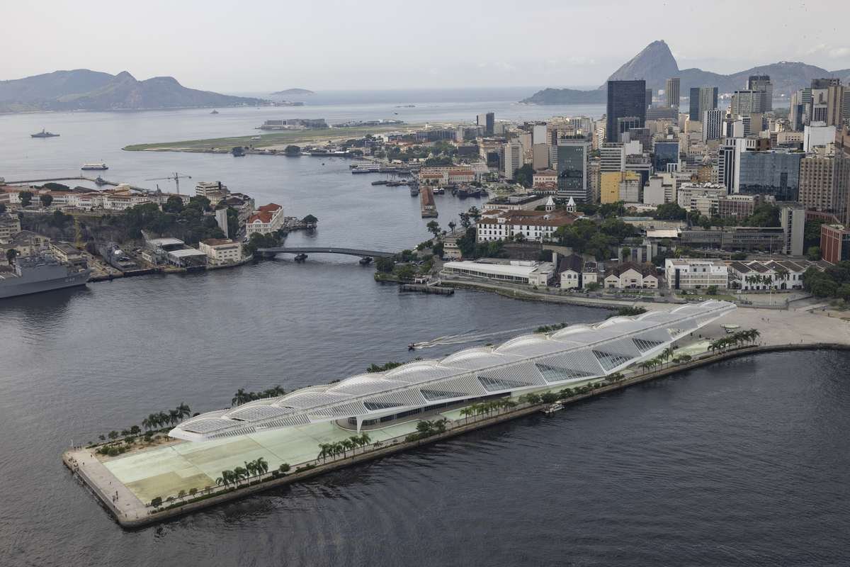 Museu do Amanhã à beira da Baía de Guanabara, Rio de Janeiro (Foto: Arne Müseler/Wikimedia Commons, CC BY-SA 3.0 de)