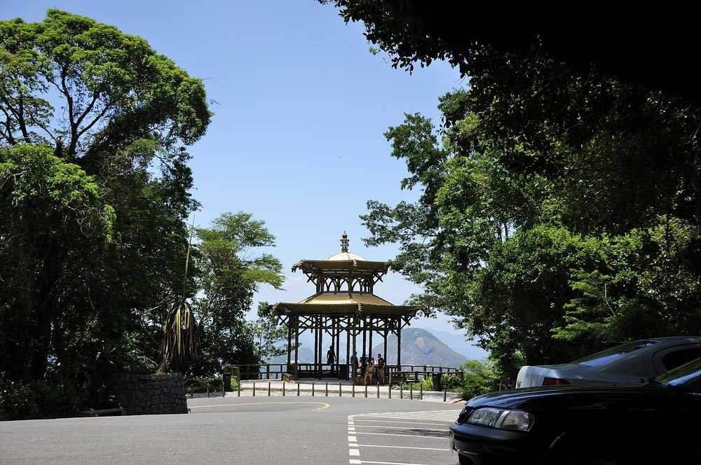 Vista panorâmica do Rio de Janeiro a partir de um mirante (Foto: Wikimedia Commons, CC BY-SA 3.0)