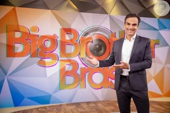 Estúdio de reality show com luzes de palco